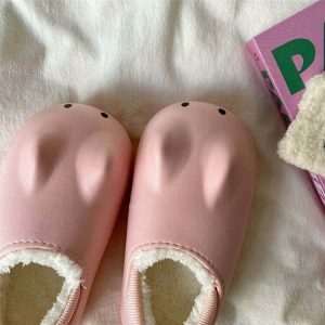 chic chunky mouse slippers   a 5177