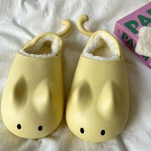 chic chunky mouse slippers   a 5289
