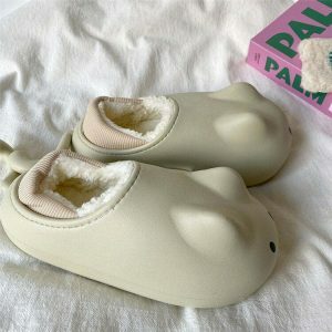 chic chunky mouse slippers   a 5904