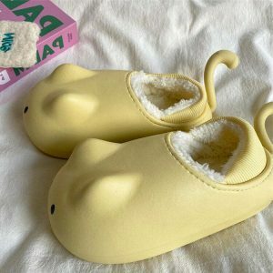 chic chunky mouse slippers   a 6463