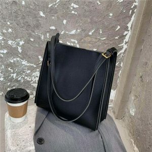 minimalist crafted leather tote   chic & timeless style 1774