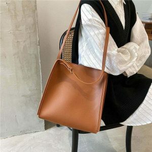 minimalist crafted leather tote   chic & timeless style 3294