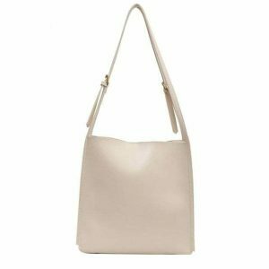 minimalist crafted leather tote   chic & timeless style 3850