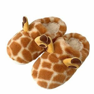 quirky giraffe plush slippers cozy & unique comfort 6334