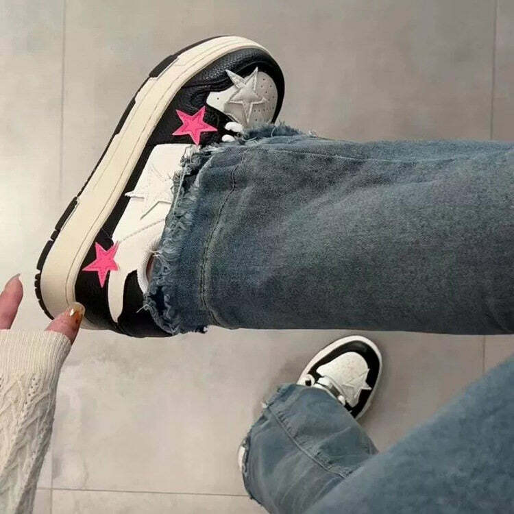 youthful bubblegum pink star sneakers in black 4040