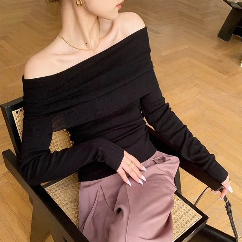 Black Off-Shoulder Long Sleeve Top: Korean Fashion Y2K Style