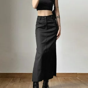 K-POP Inspired Black Split Streetwear Skirt for Gen Z & Y2K Fashion