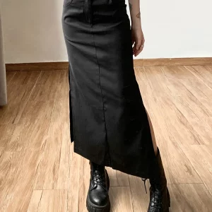 K-POP Inspired Black Split Streetwear Skirt for Gen Z & Y2K Fashion