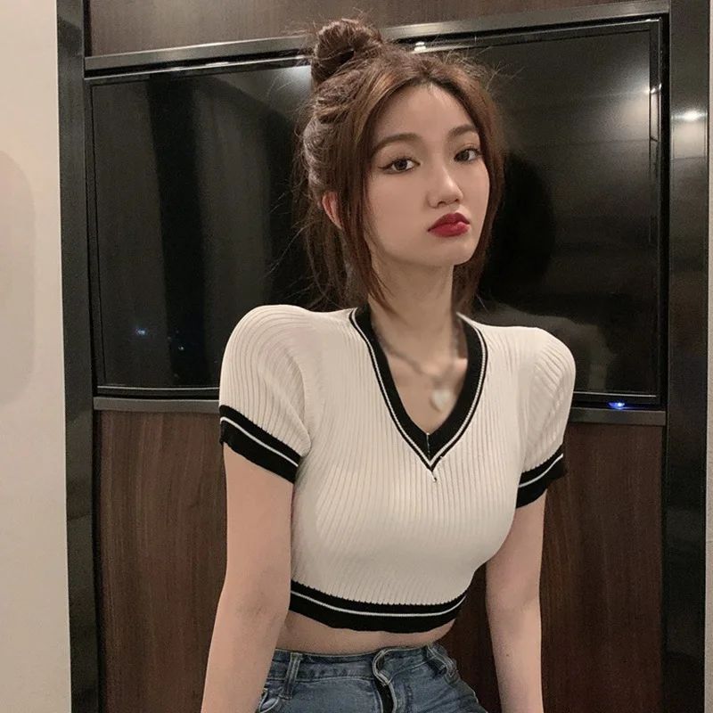 K-POP Inspired Women's V-Neck Short Sleeve Crop Top for Gen Z and Y2K Fashion