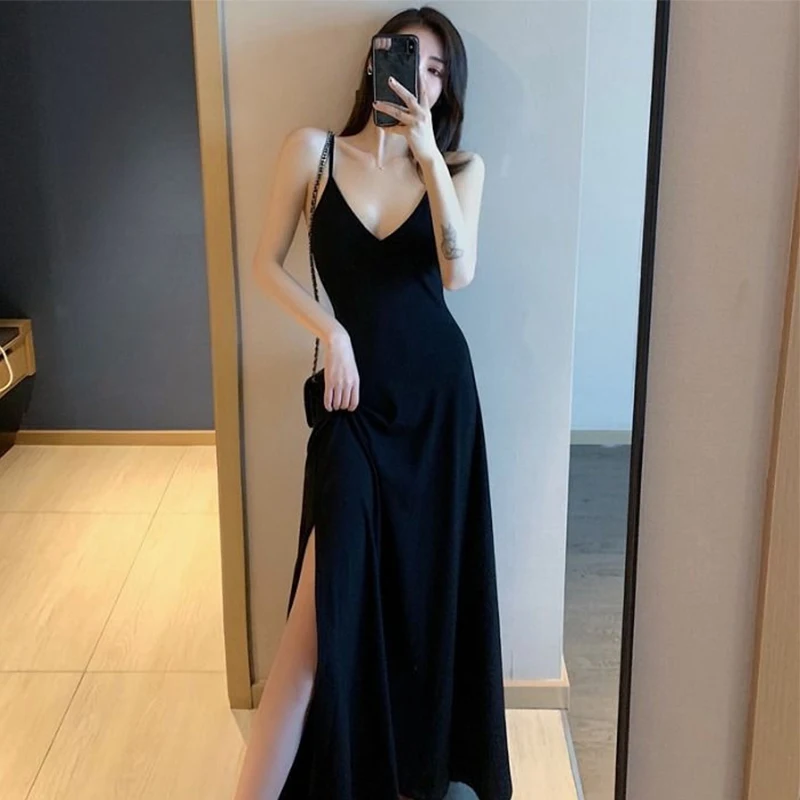 Retro Black Maxi Dress: Sexy V-Neck Sleeveless Streetwear for Women