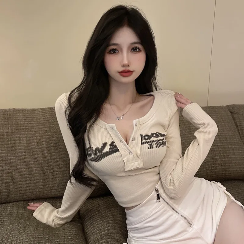 Spring Y2K Ribbed Knit Long-Sleeve Crop Top for Women - K-POP Streetwear Fashion